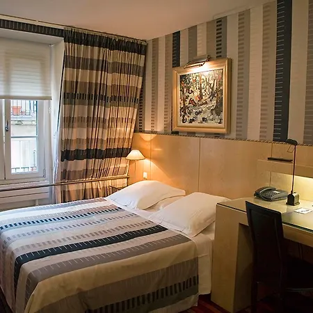 Hotel Cambon 4*