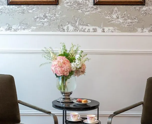 コンボン ホテル 4*