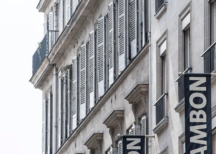 ホテル コンボン 4*