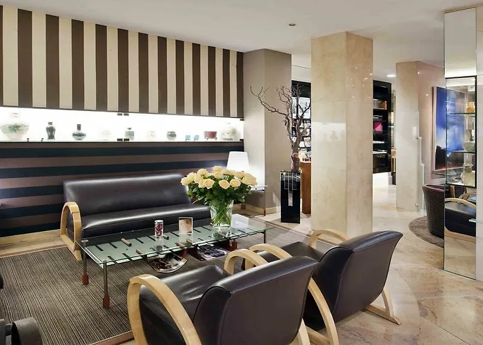 コンボン ホテル